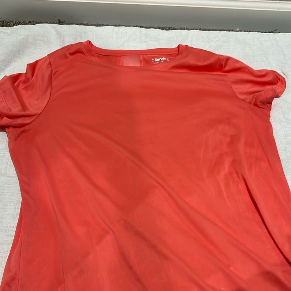 Women’s Athletic Top